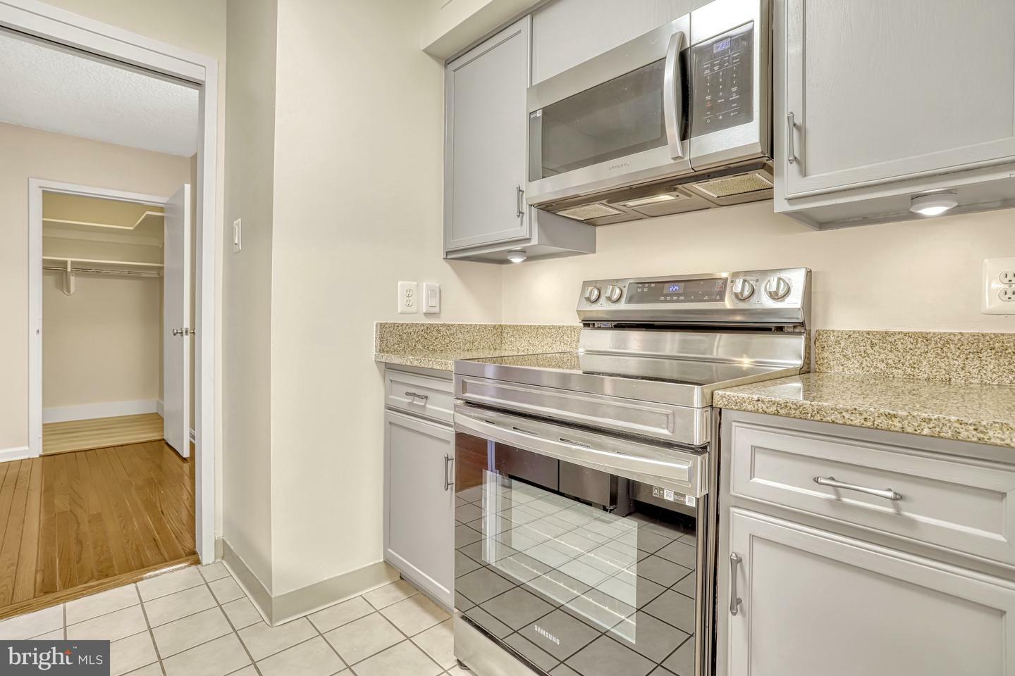 Property Photo:  3800 Fairfax Drive 1412  VA 22203 