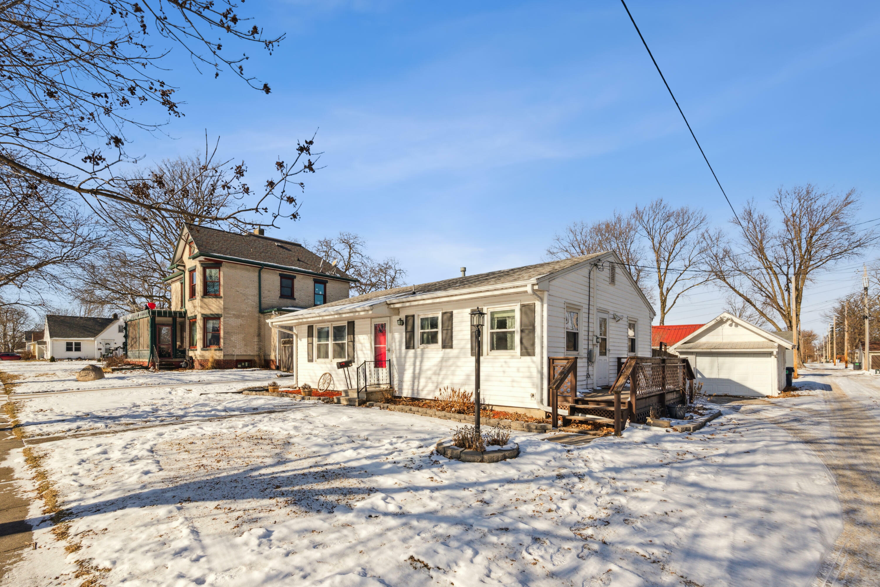 Property Photo:  815 G Avenue  IA 50201 