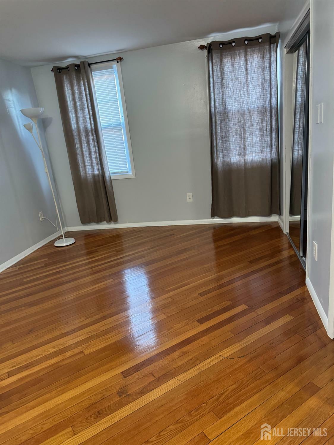 Property Photo:  21 Throop Avenue  NJ 08901 