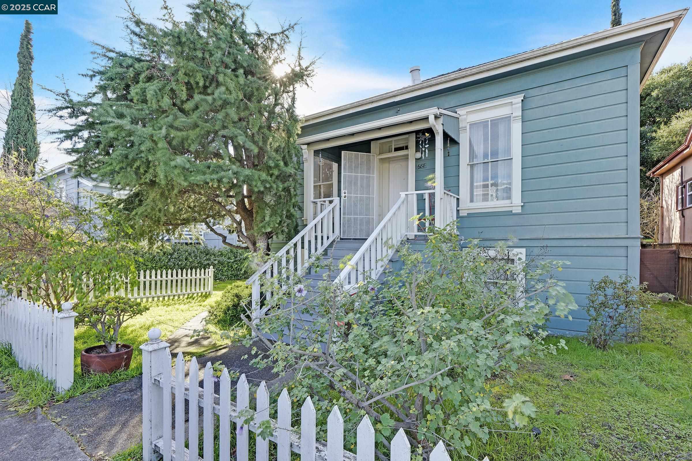 Property Photo:  688 Quinan St  CA 94564 