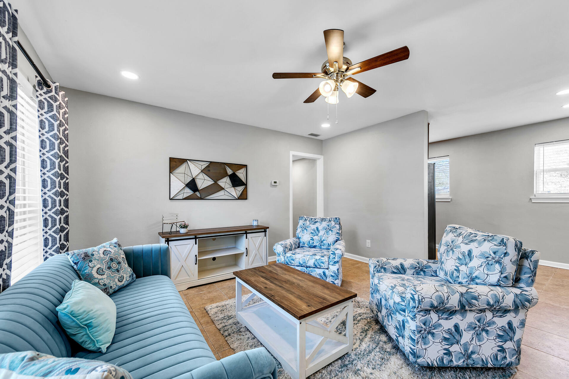 Property Photo: 40 NE Laurie Drive FL 32548