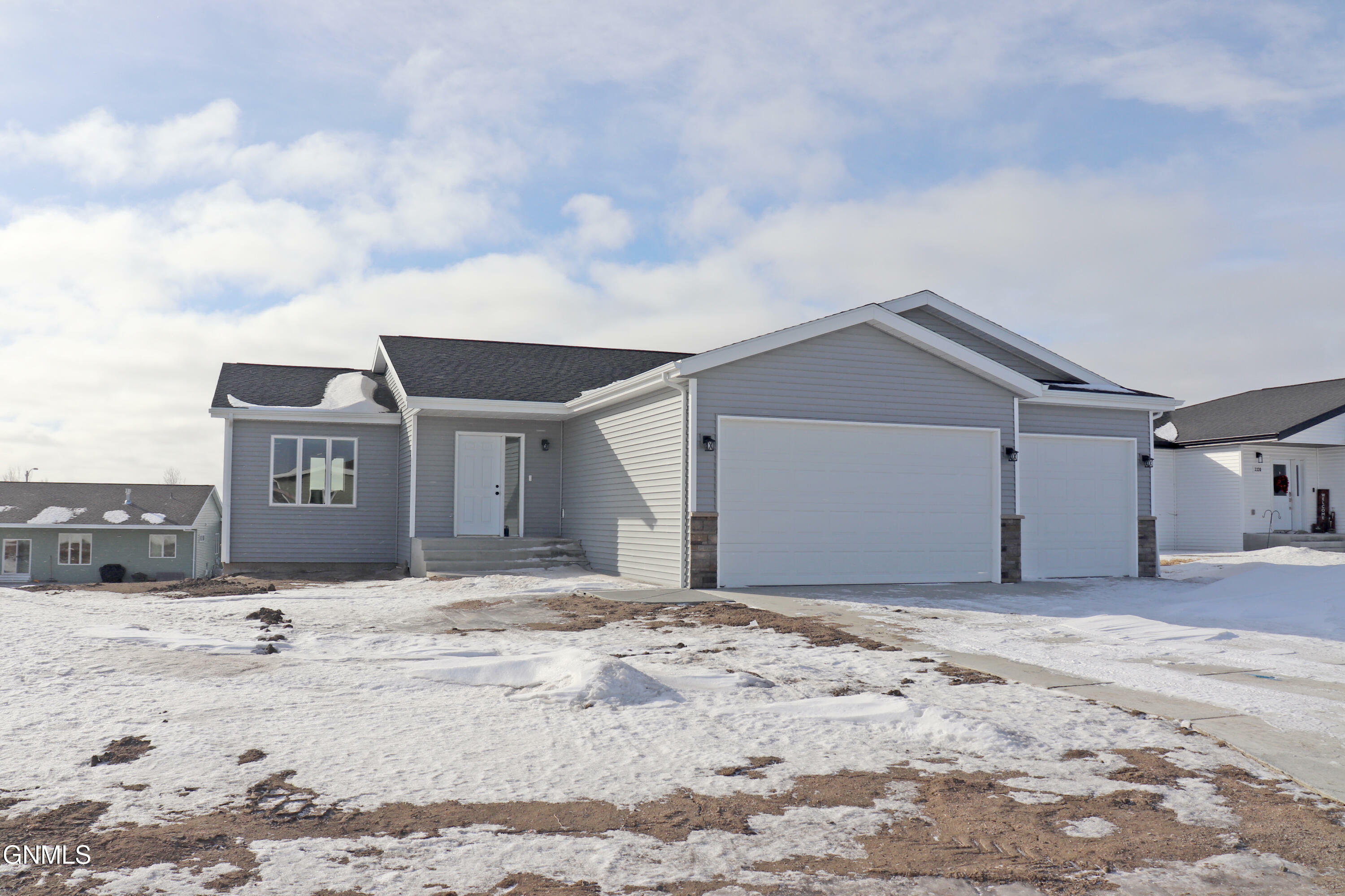 3326 Tyndale Drive  Bismarck ND 58503 photo