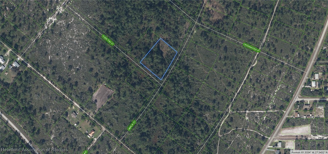 Property Photo: 724 Tiger Fish Street FL 33852