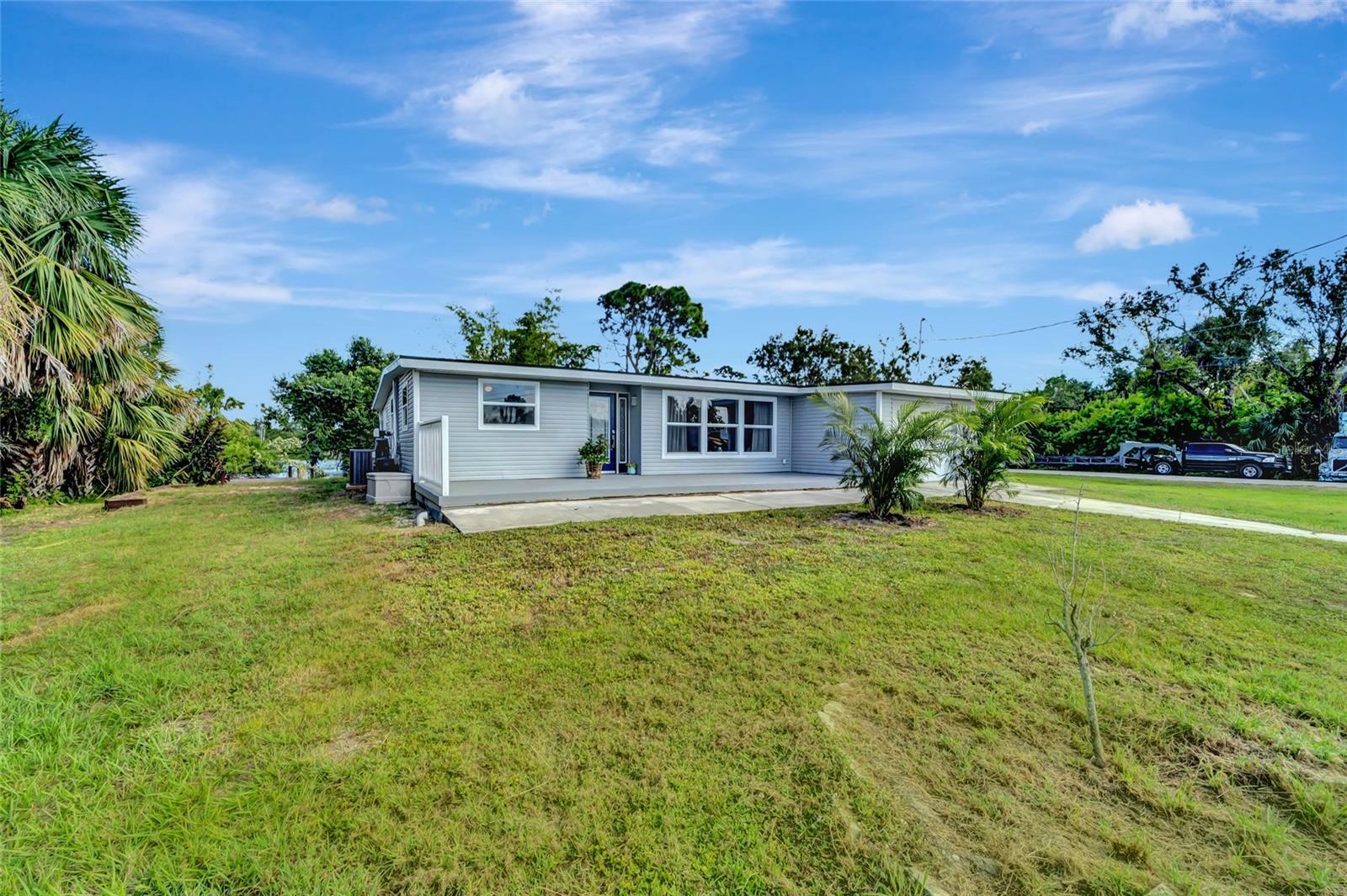 Property Photo: 2726 Jerry Avenue FL 33950