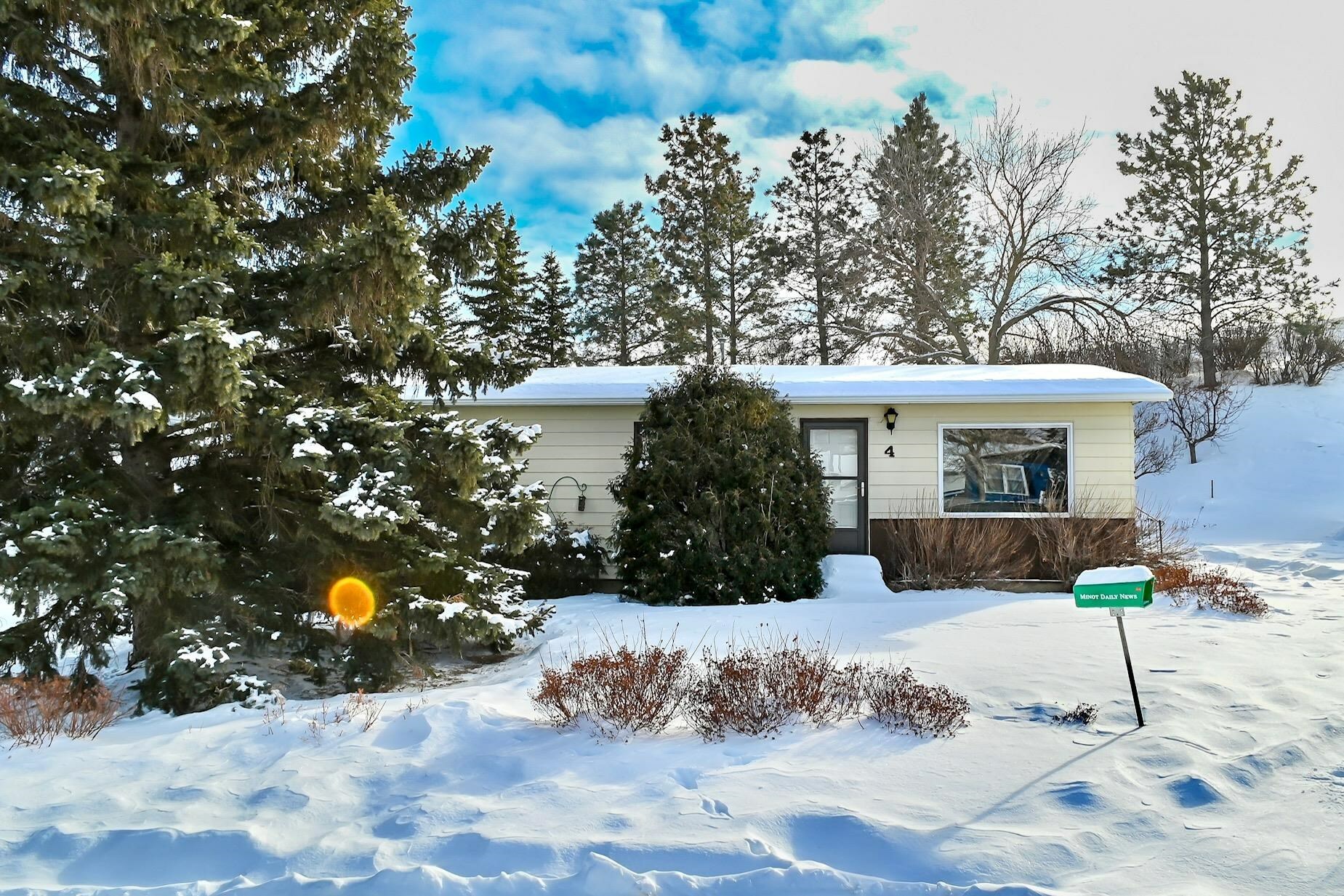 Property Photo:  4 2nd Avenue  ND 58722 