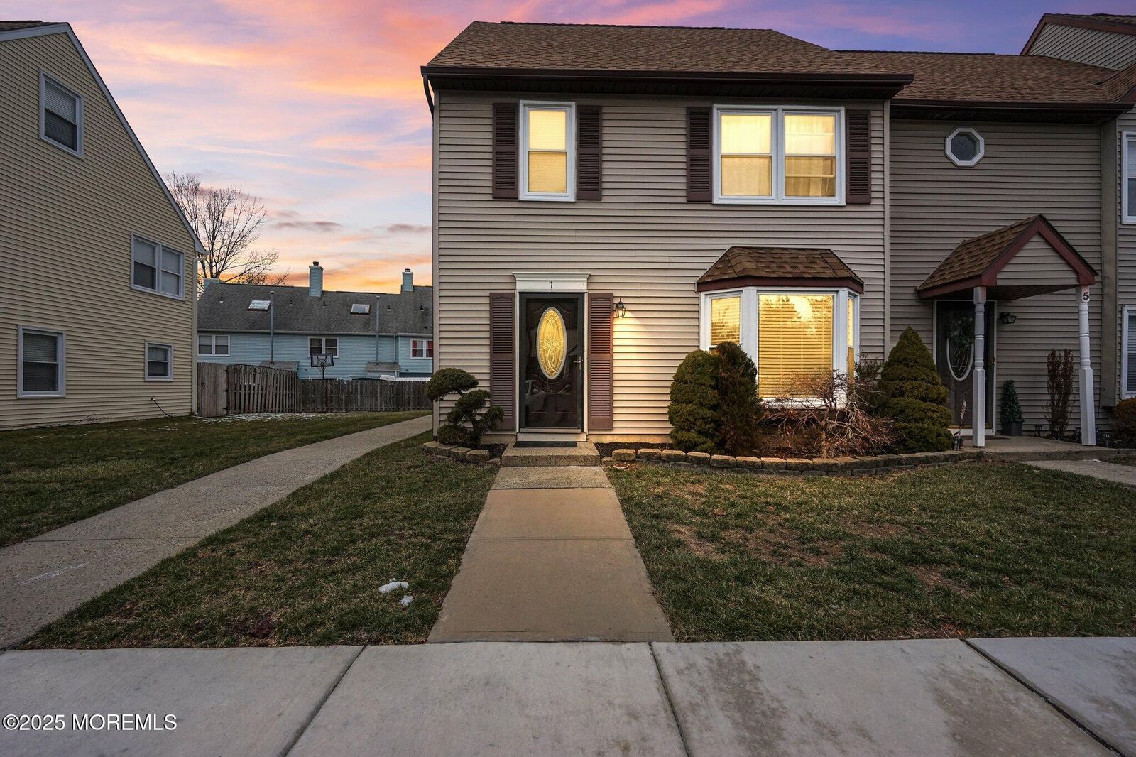 Property Photo:  7 Revere Court  NJ 08527 