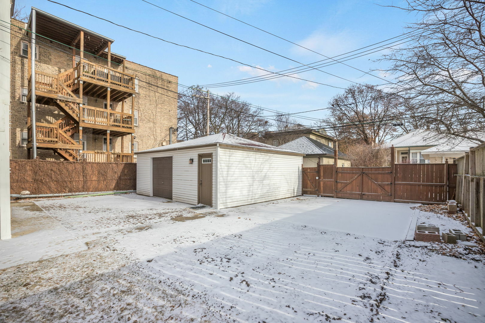 Property Photo:  3849-3853 N Hamlin Avenue  IL 60618 