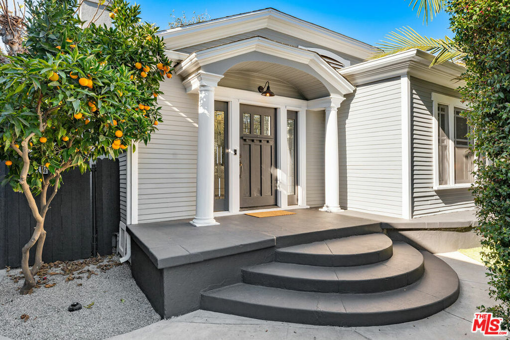 1233 N Genesee Avenue  West Hollywood CA 90046 photo