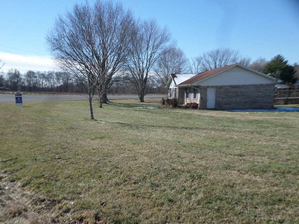 Property Photo:  1264 Old Highway 52  TN 37083 