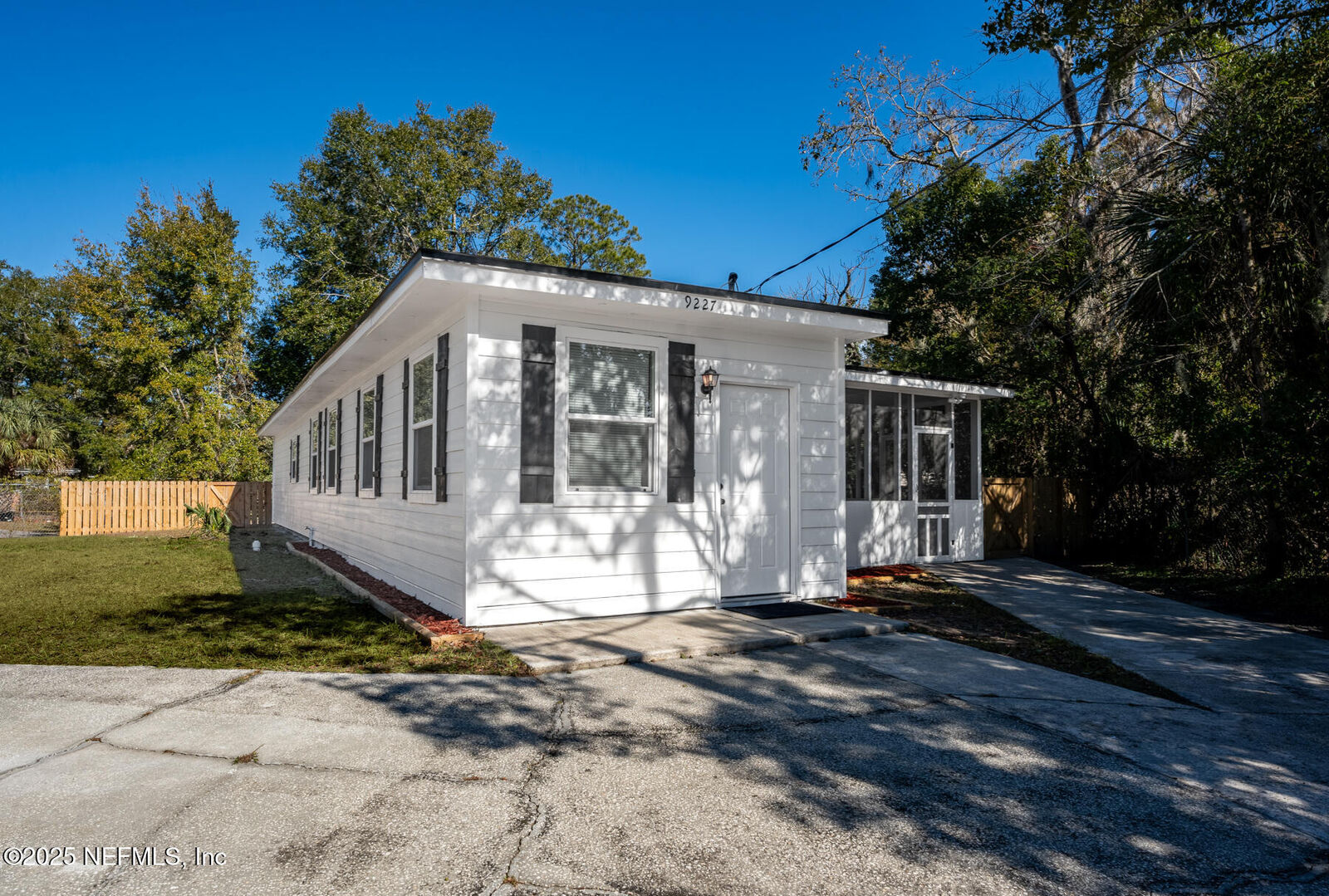 Property Photo:  9227 Norfolk Boulevard  FL 32208 