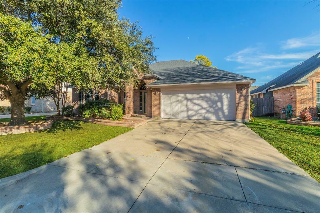 Photo de la propriété:  6421 Windwood Court  TX 76132 