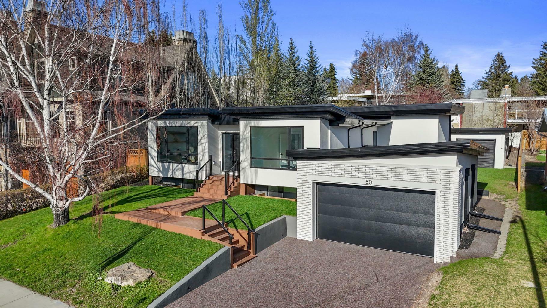 Property Photo:  80 Clarendon Road NW  AB T2L 0P3 