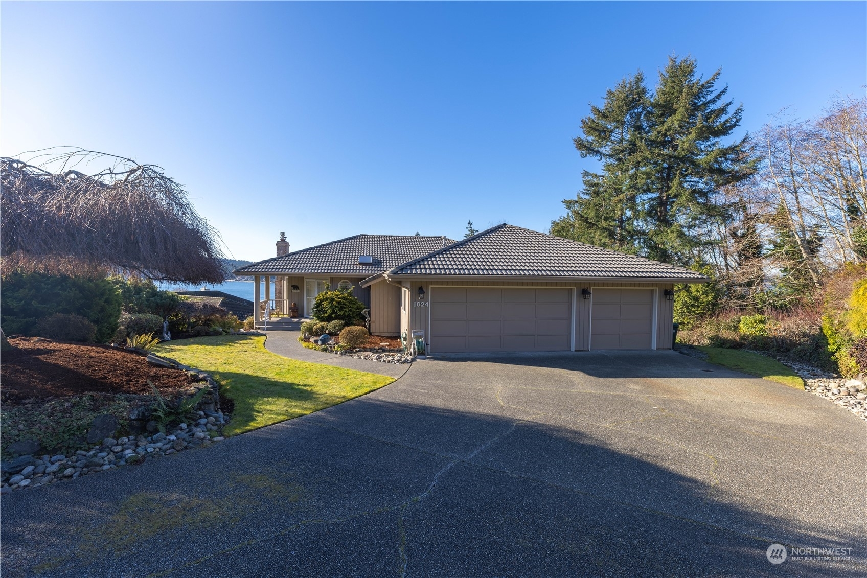 Property Photo: 1624 59th Avenue NW WA 98335