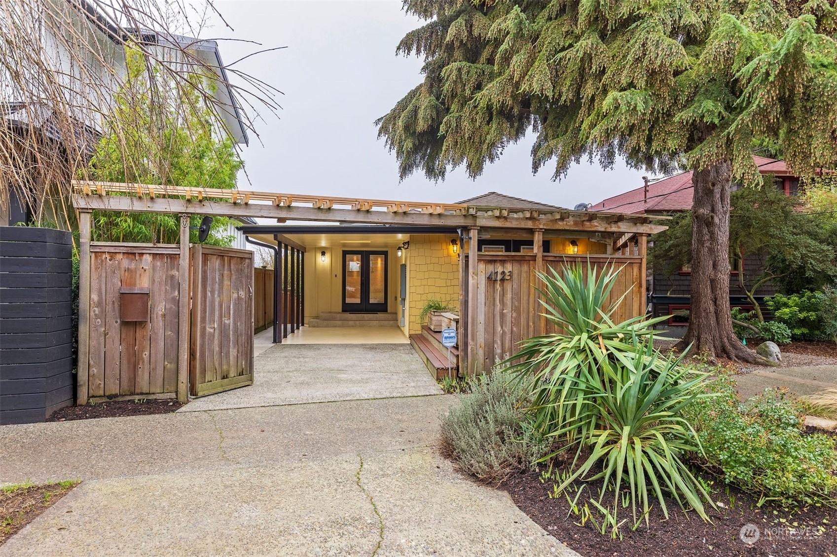 Property Photo:  4123  Baker Avenue NW  WA 98107 