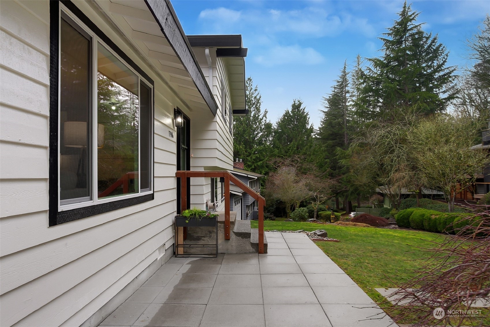 Property Photo:  13906  16th Place SW  WA 98166 