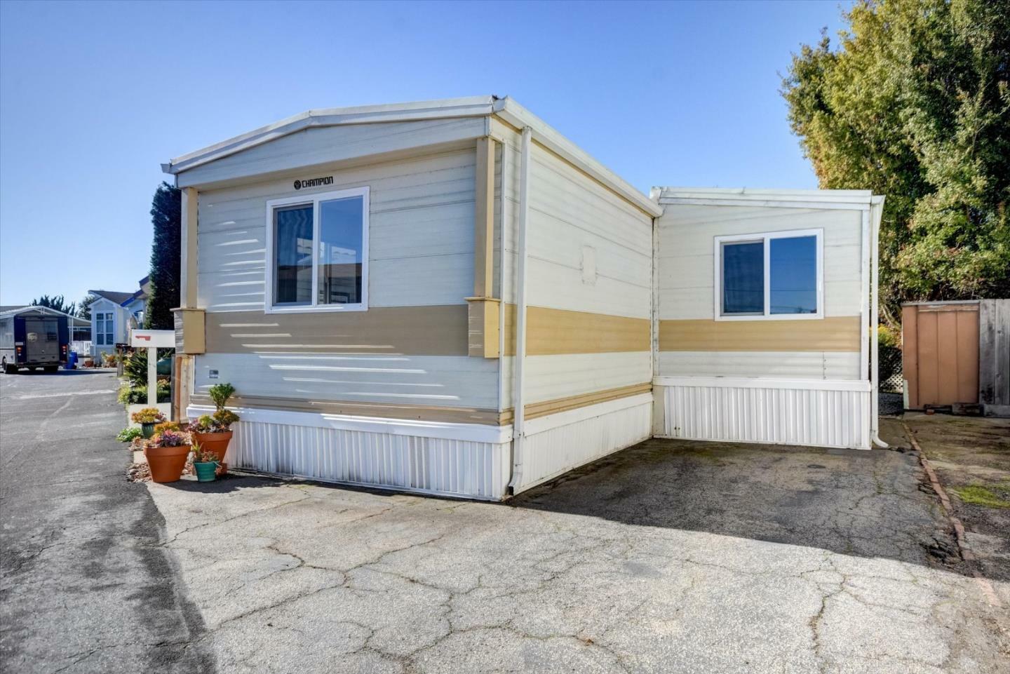 Property Photo:  1255 38th Avenue 32  CA 95062 