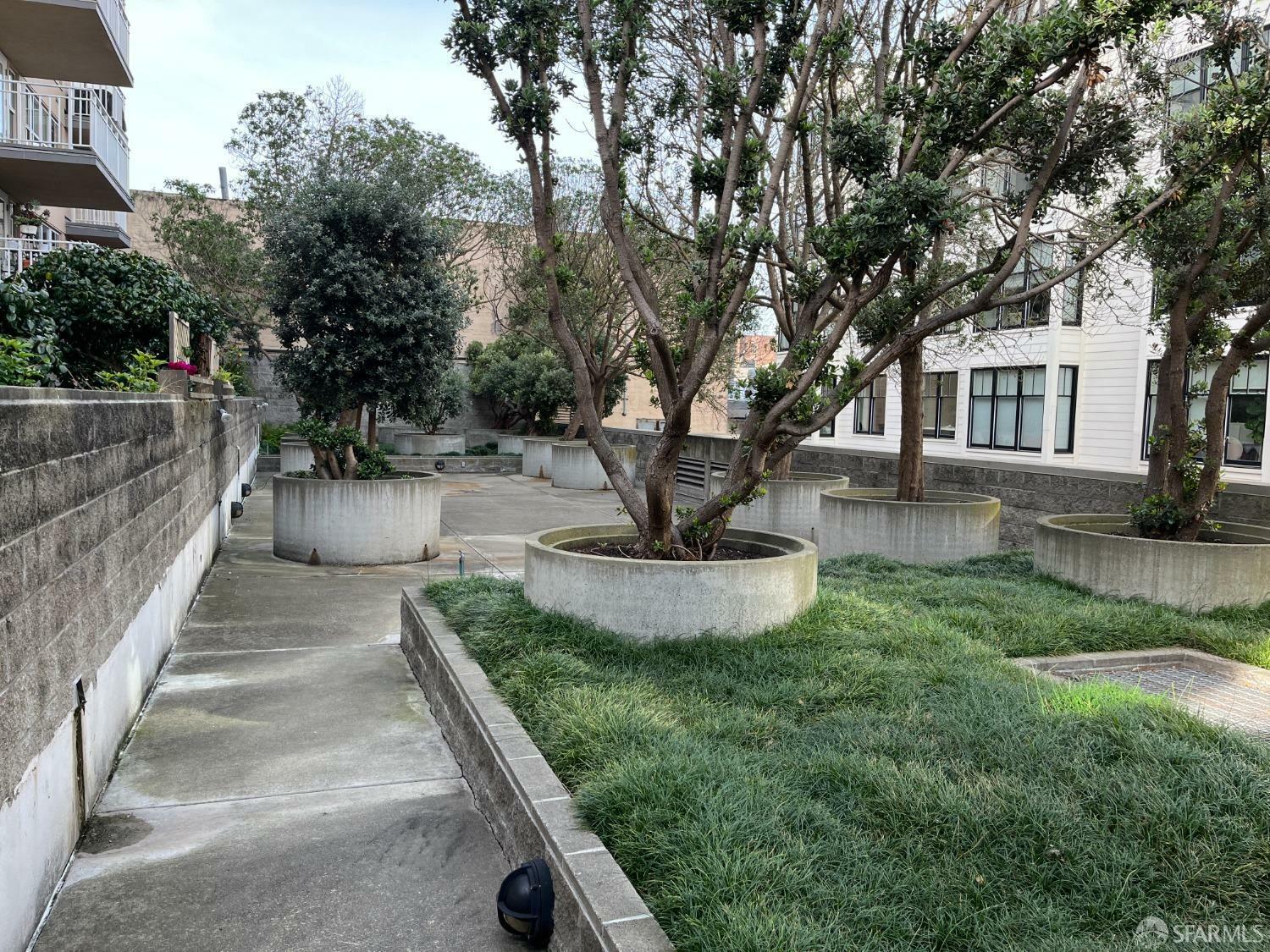 Property Photo:  1650 Jackson Street 101  CA 94109 