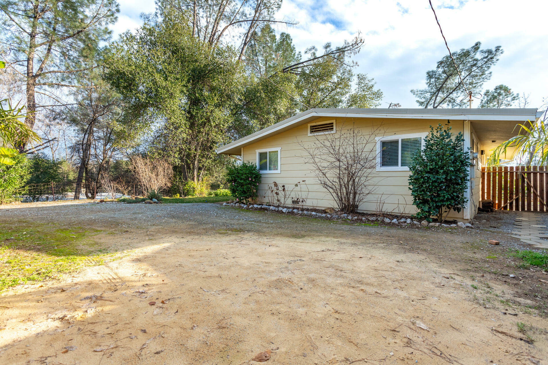 Property Photo:  17777 Irish Road  CA 96003 