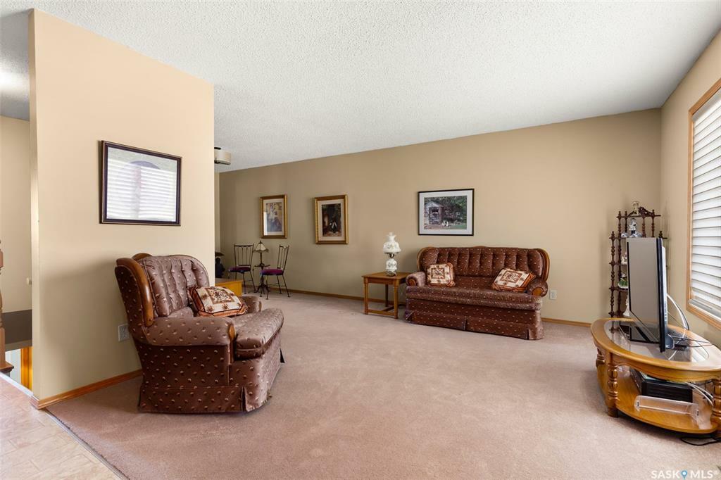 Property Photo:  4028 Garnet Street  SK S4S 3G7 