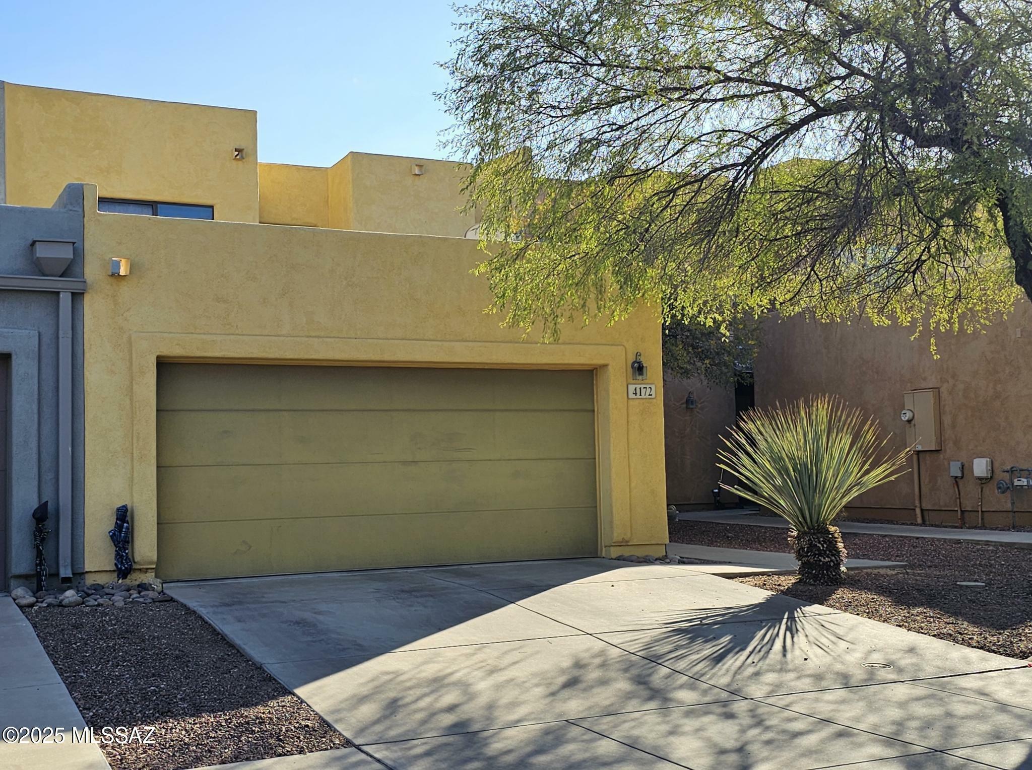 Property Photo:  4172 N Fortune Loop  AZ 85719 