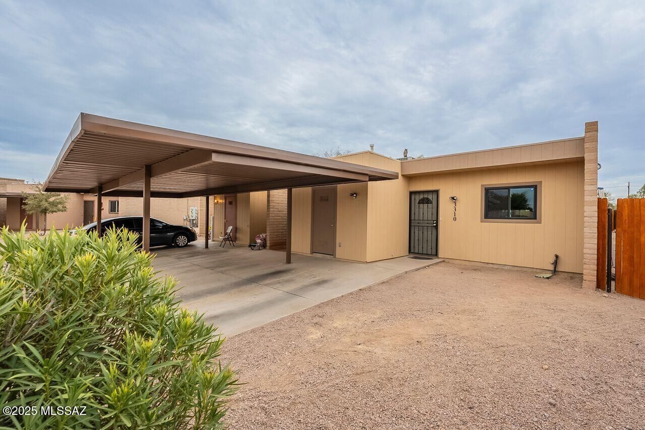Property Photo: 3310 S Placita Saltillo AZ 85713