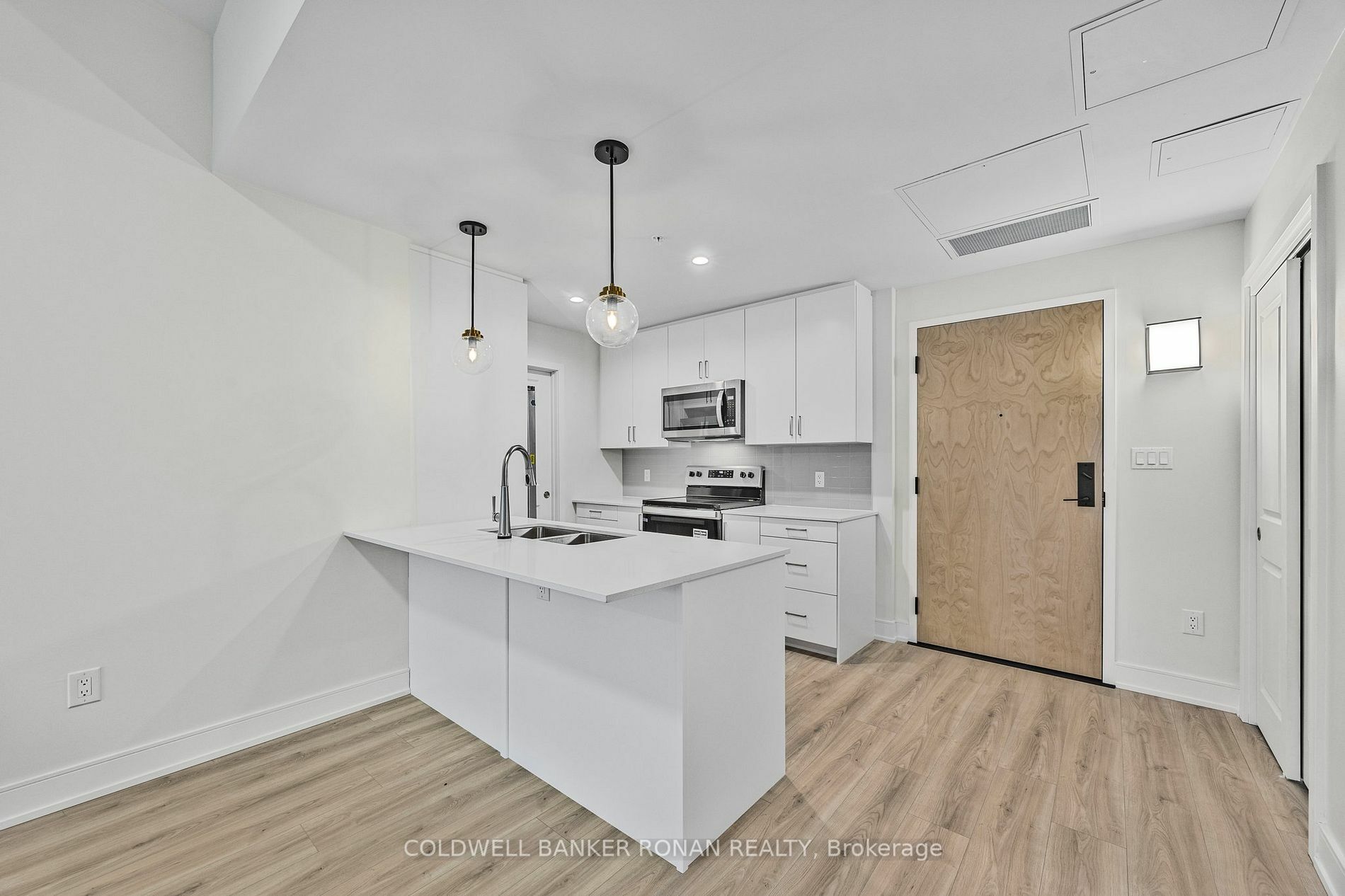 Property Photo:  121 Mary St 316  ON L0M 1G0 