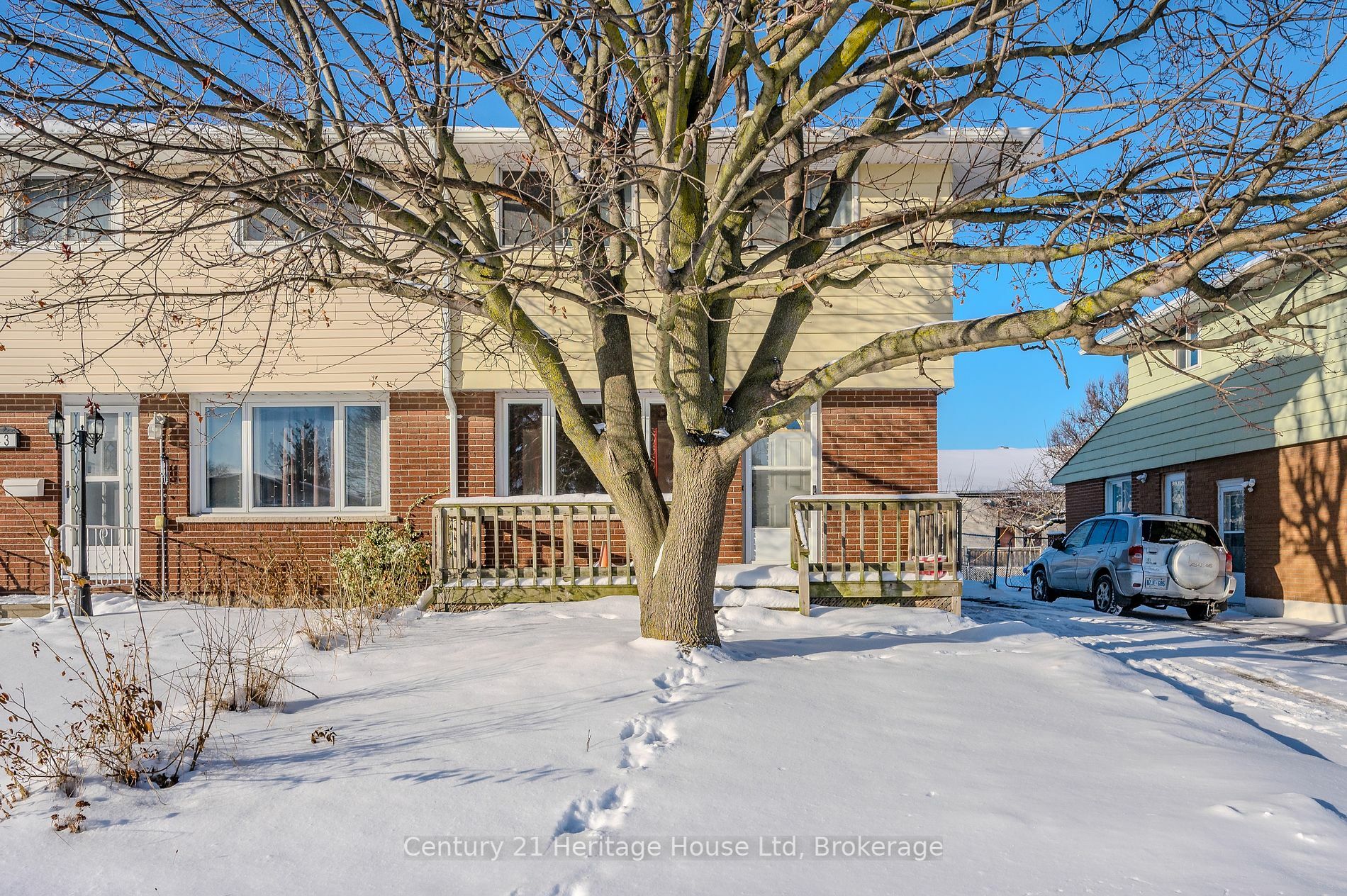 41 Roberts Cres  Kitchener ON N2E 1A6 photo