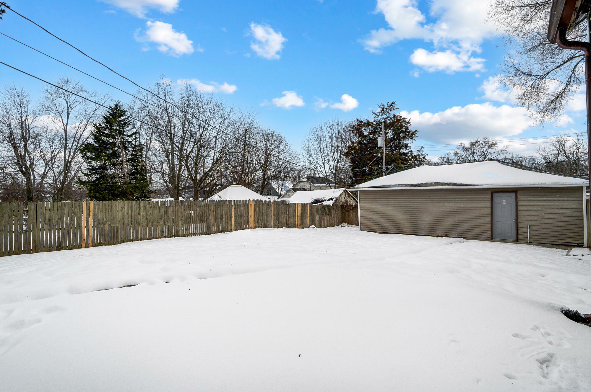 Property Photo:  937 Oak Street  OH 45505 