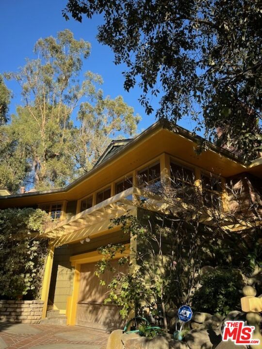 Property Photo:  11909   Laurel Hills Rd  CA 91604 