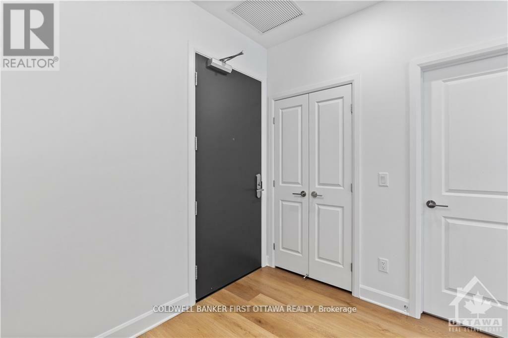 Property Photo:  3000 Tawadina Street 305  ON K1K 5B4 