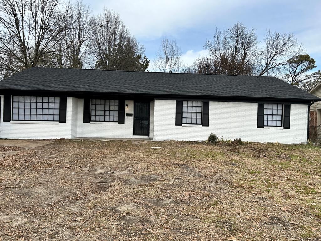 Property Photo:  901 Balfour Road  AR 72301 