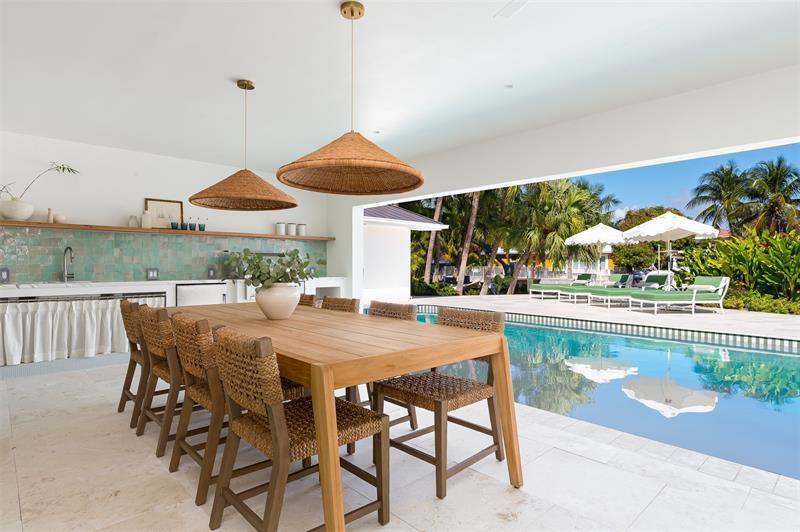 Property Photo: 3061 NE 42nd St FL 33308