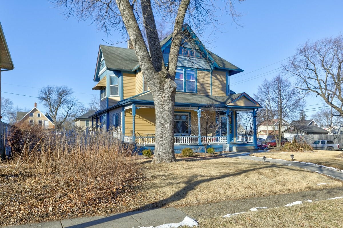 Property Photo:  1830 8th Street  IA 50314 