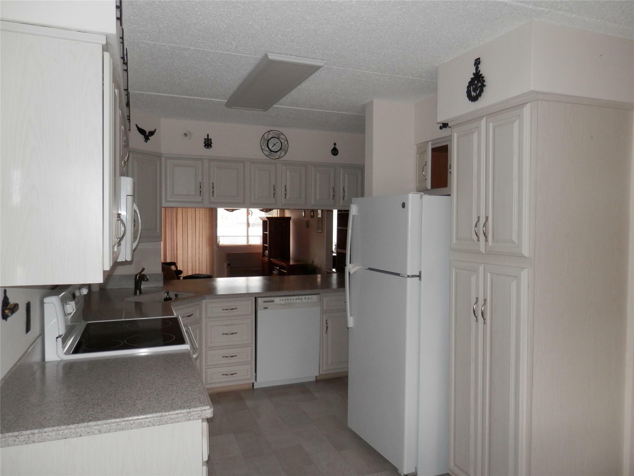 Property Photo:  4 Marina Drive G2  NY 10541 