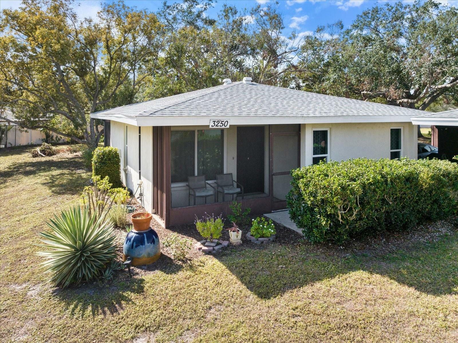 Property Photo:  3250 Ramblewood Circle  FL 34237 