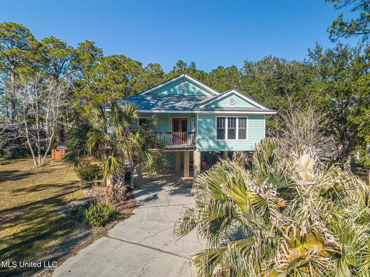 Property Photo: 4 Castle Street MS 39571