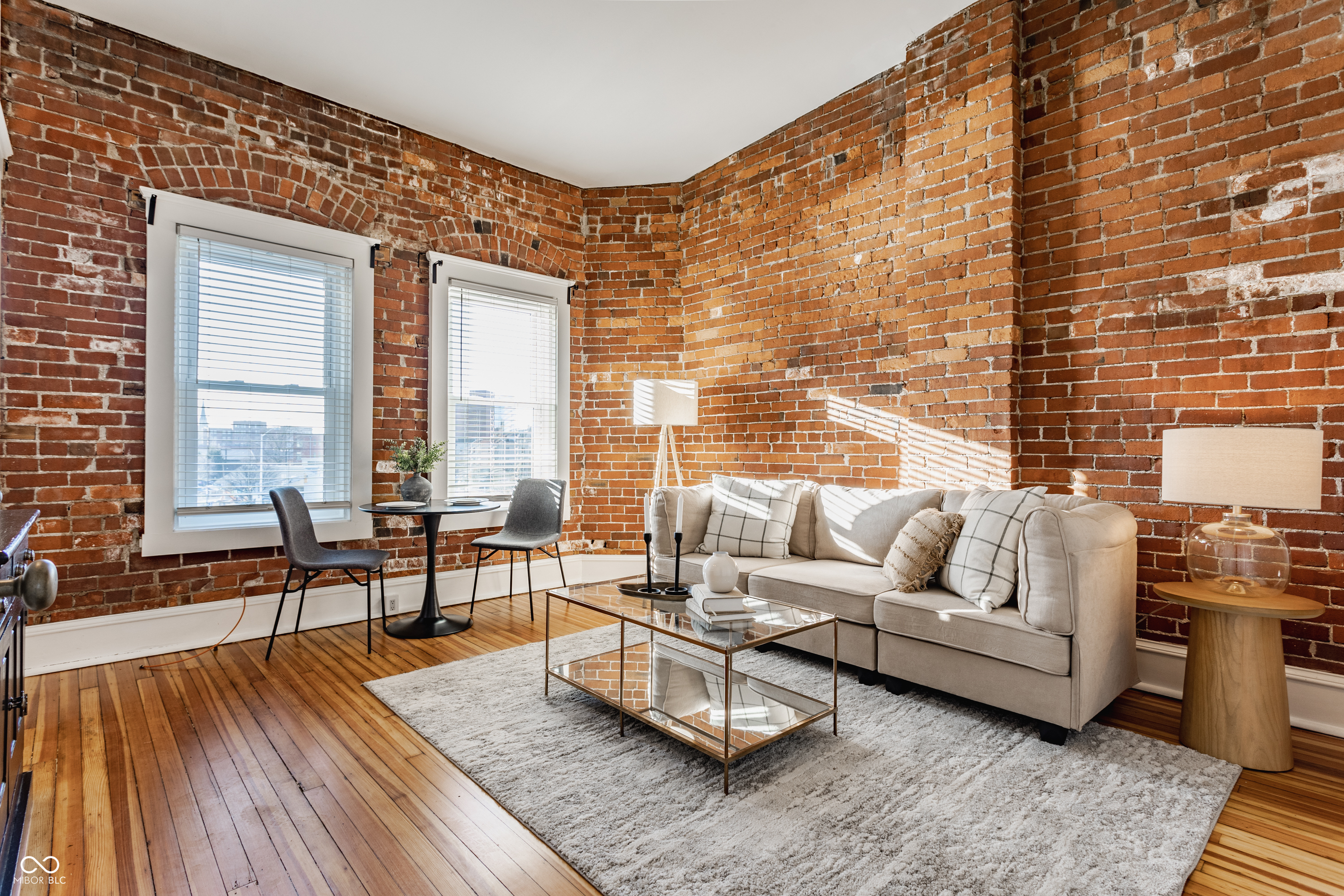 Property Photo: 643 Fort Wayne Avenue H IN 46204