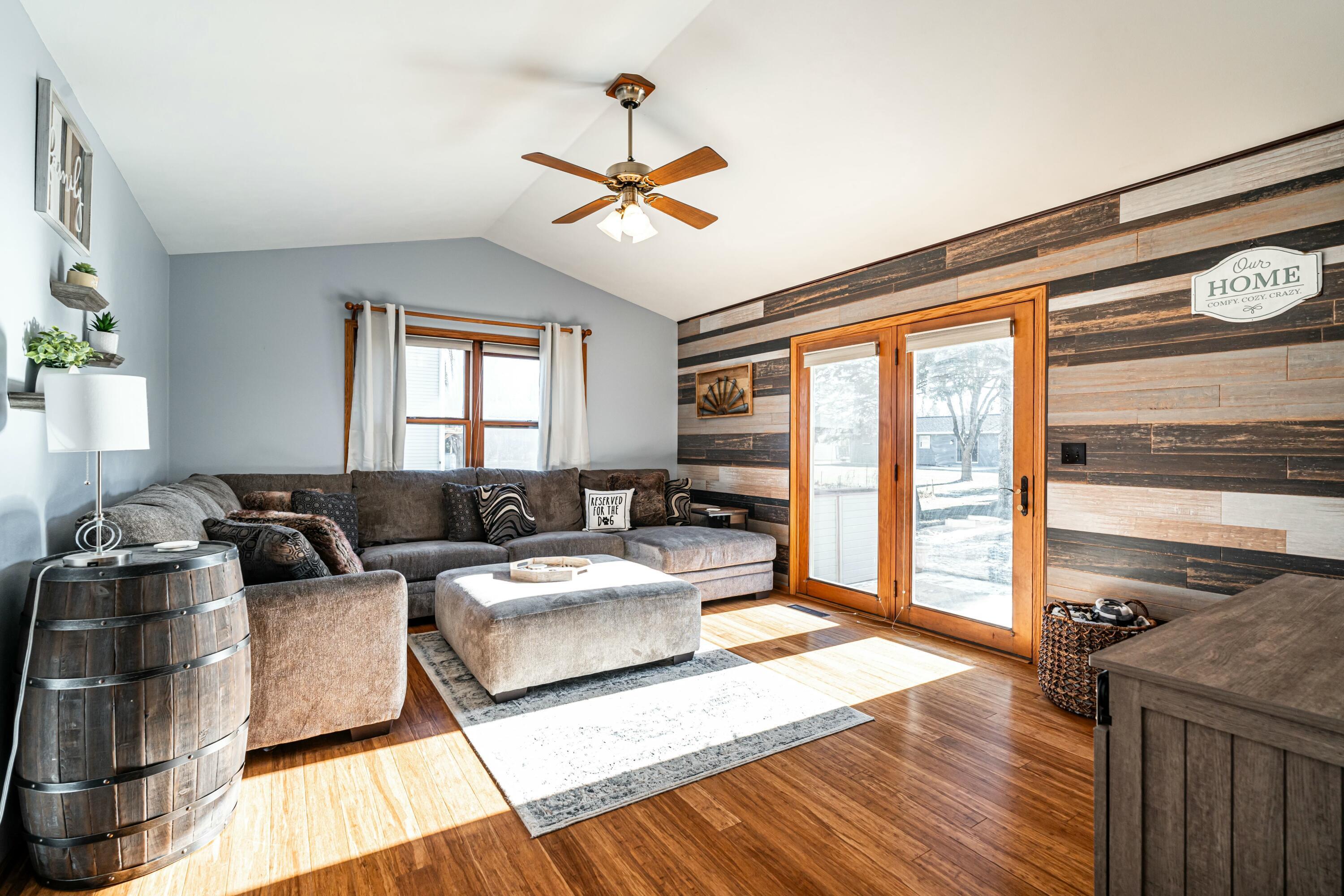 Property Photo: 713 Pheasant Run WI 53094