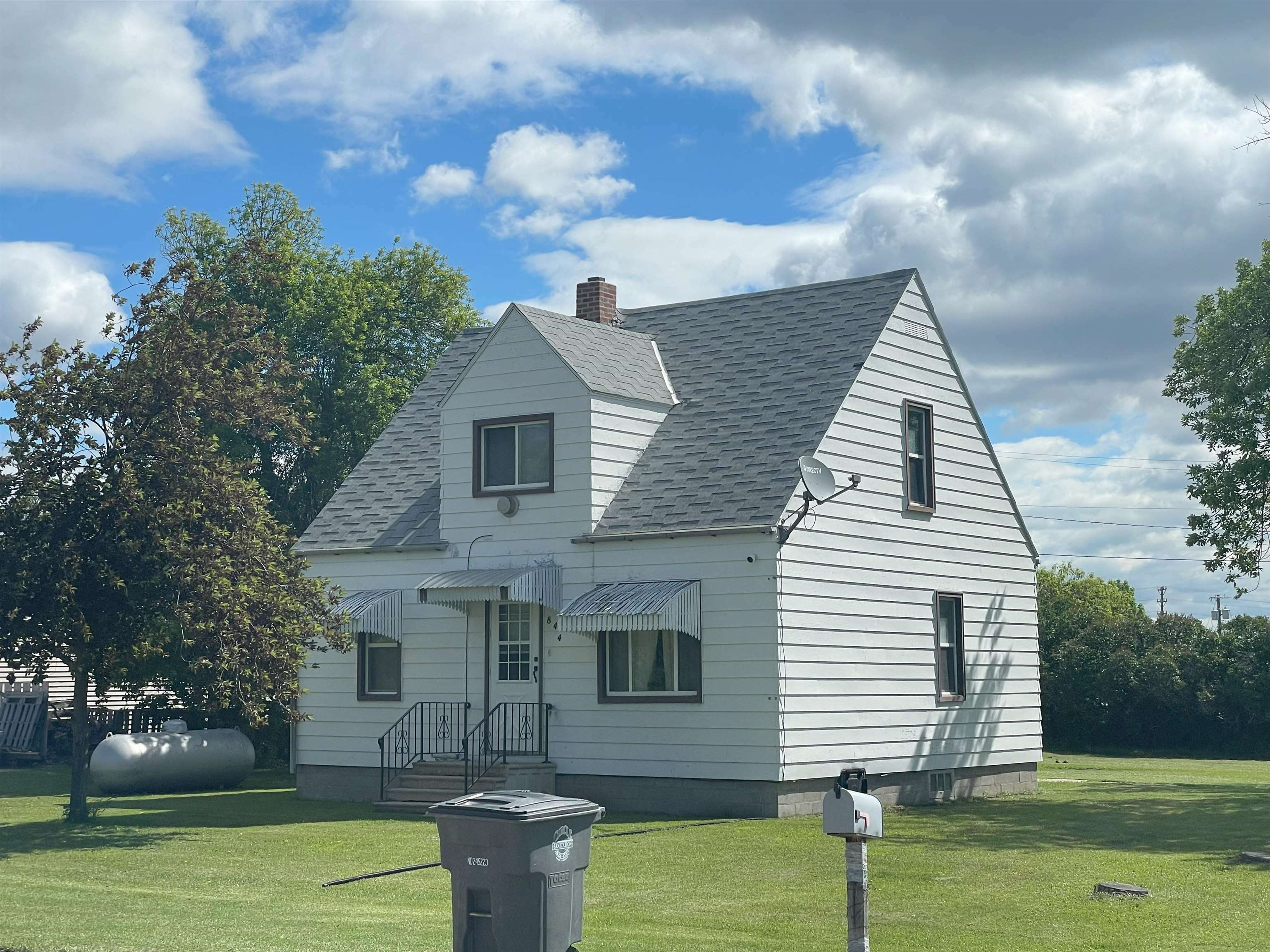 Property Photo: 844 Opfer Ave ND 58750