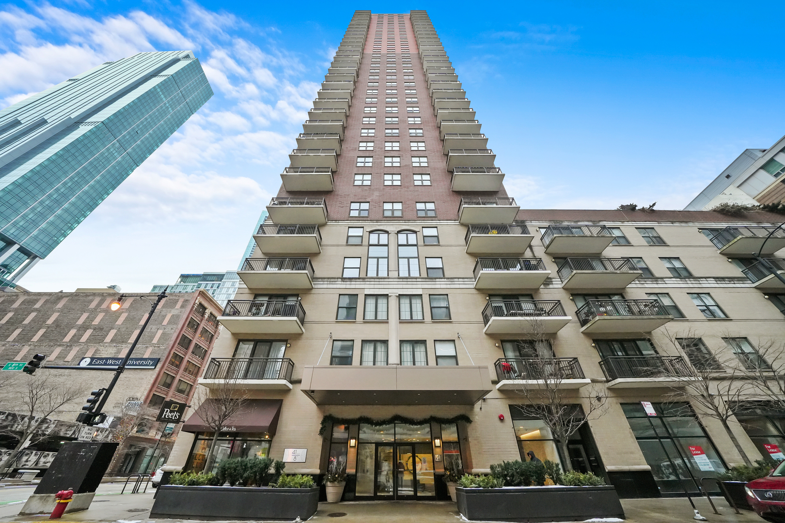 Property Photo: 41 E 8th Street 2607 IL 60605