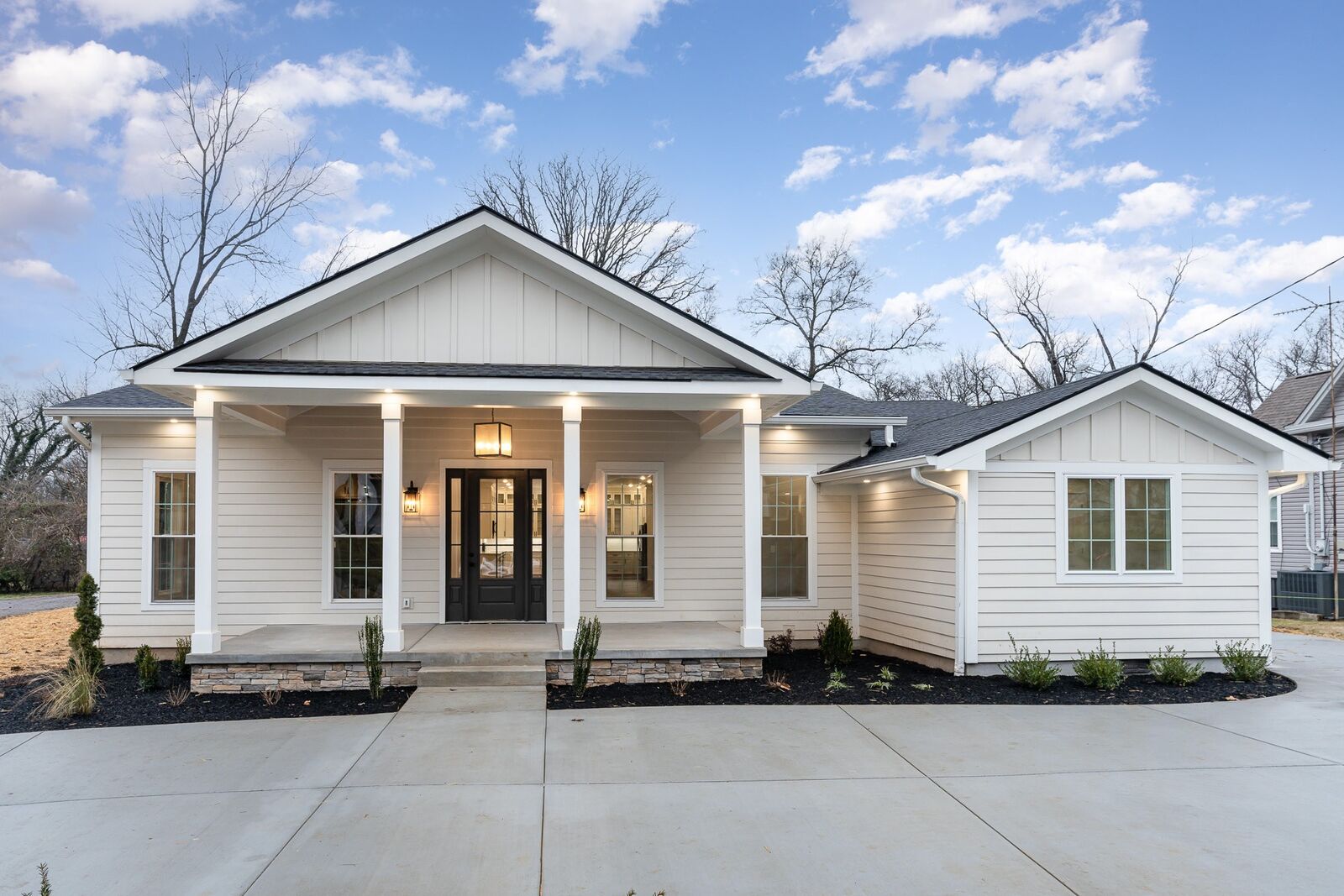 Property Photo: 807 N Maple St TN 37130