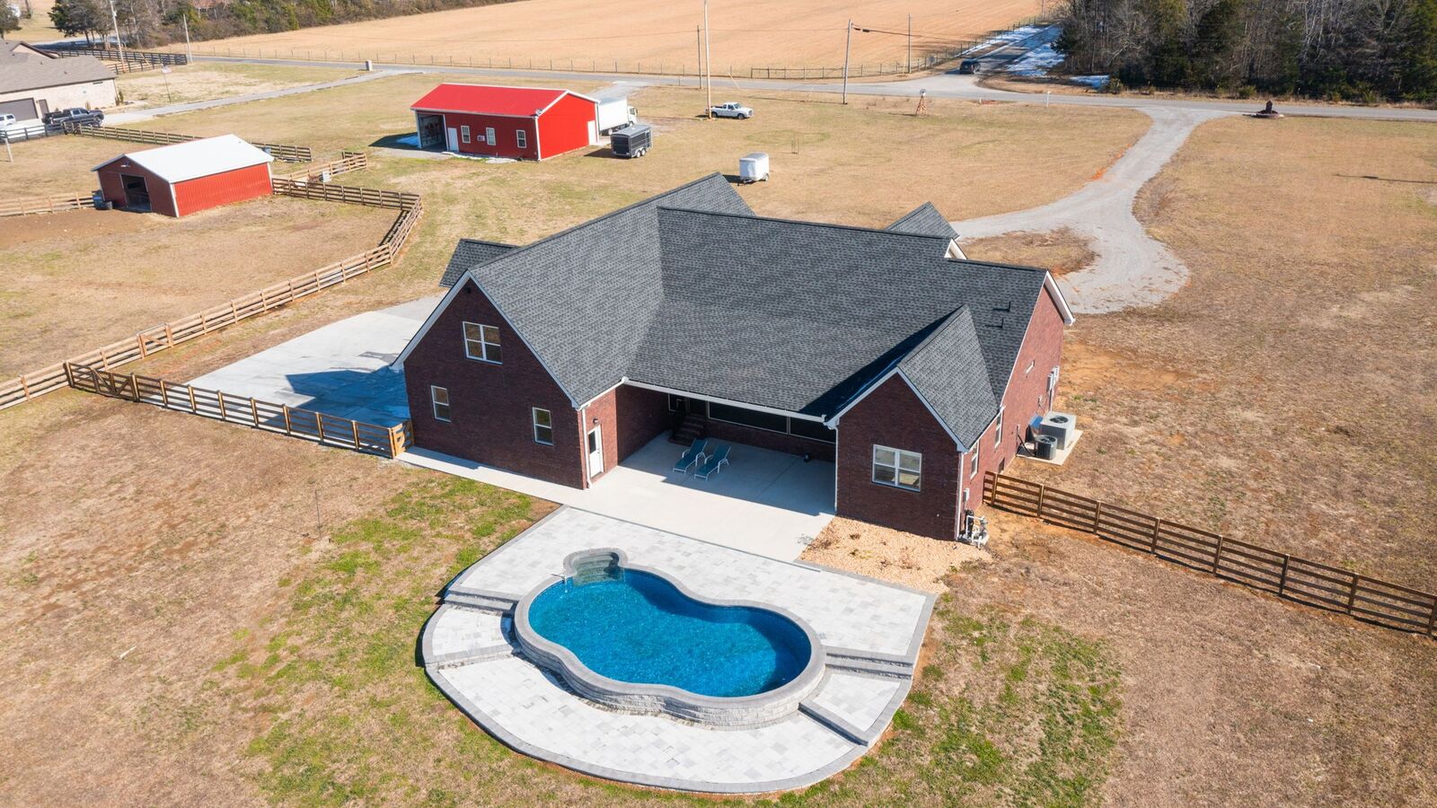 Property Photo: 329 Palmetto Rd TN 37091