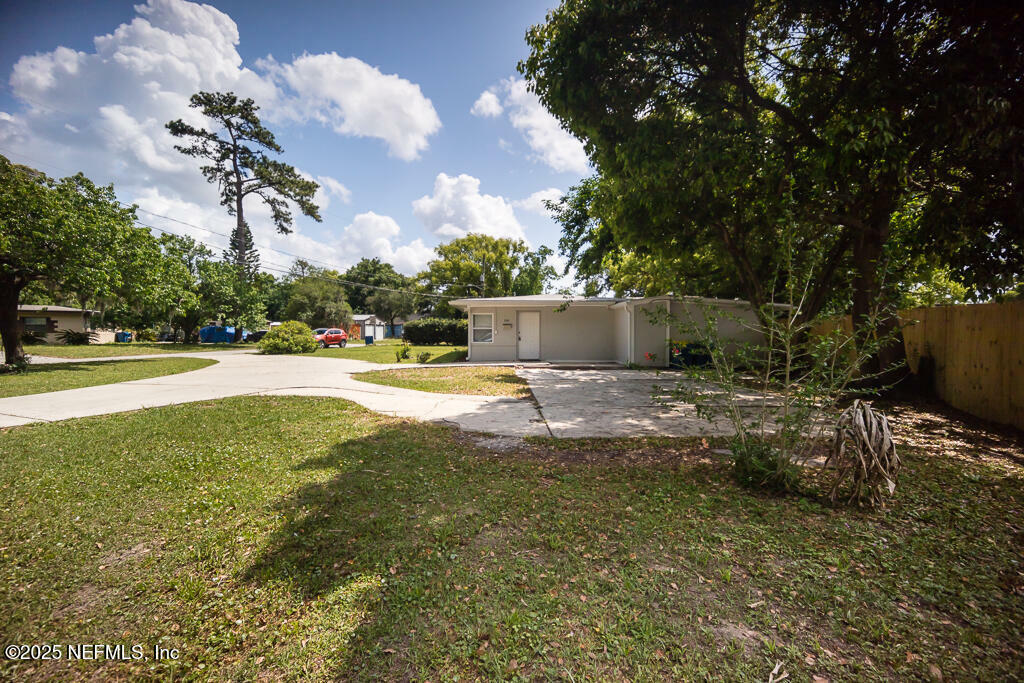 Property Photo: 5384 River Forest Drive FL 32211