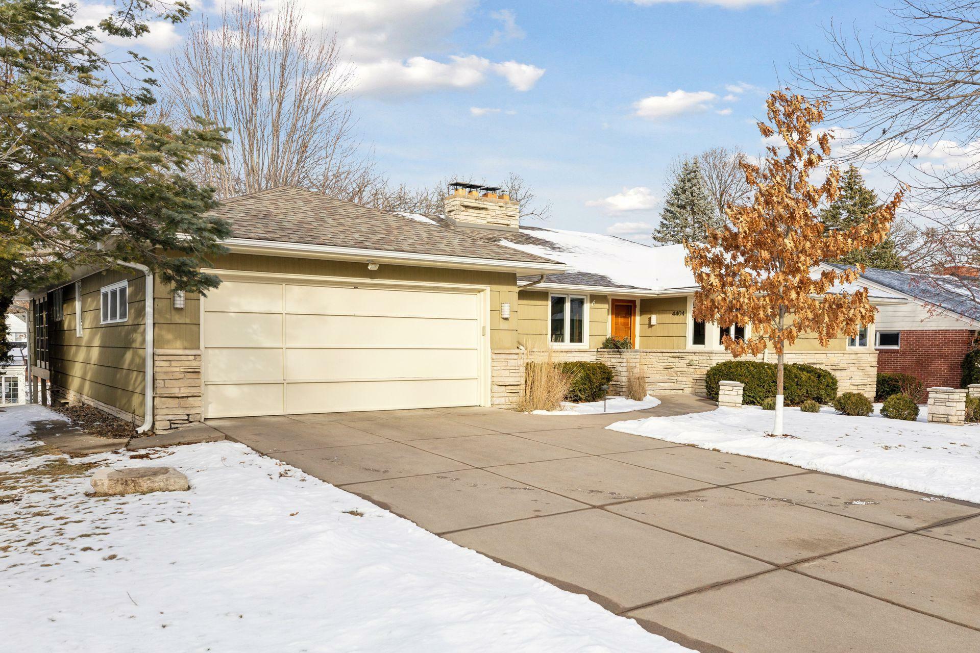 Property Photo:  4404 Philbrook Lane  MN 55424 