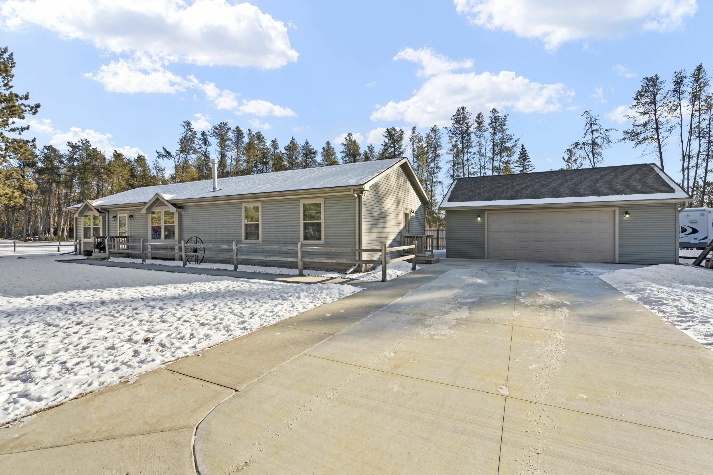 W10615 N Ostrenga Lane  Crivitz WI 54114-8553 photo
