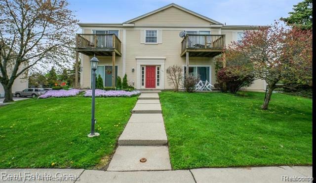 Property Photo:  816  Bloomfield Village Blvd B  MI 48326 