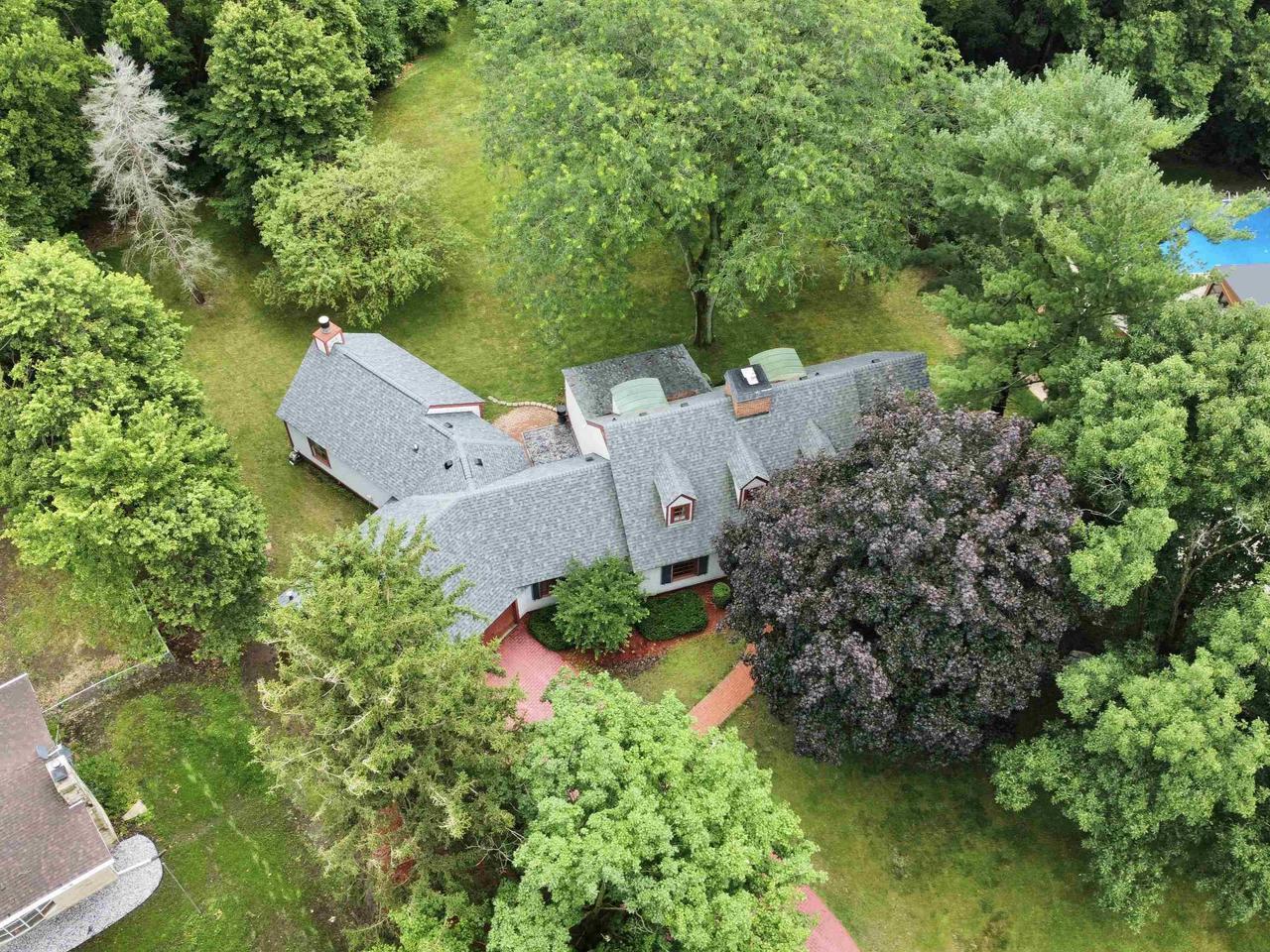Property Photo: 2626 Cherokee Road WI 53545