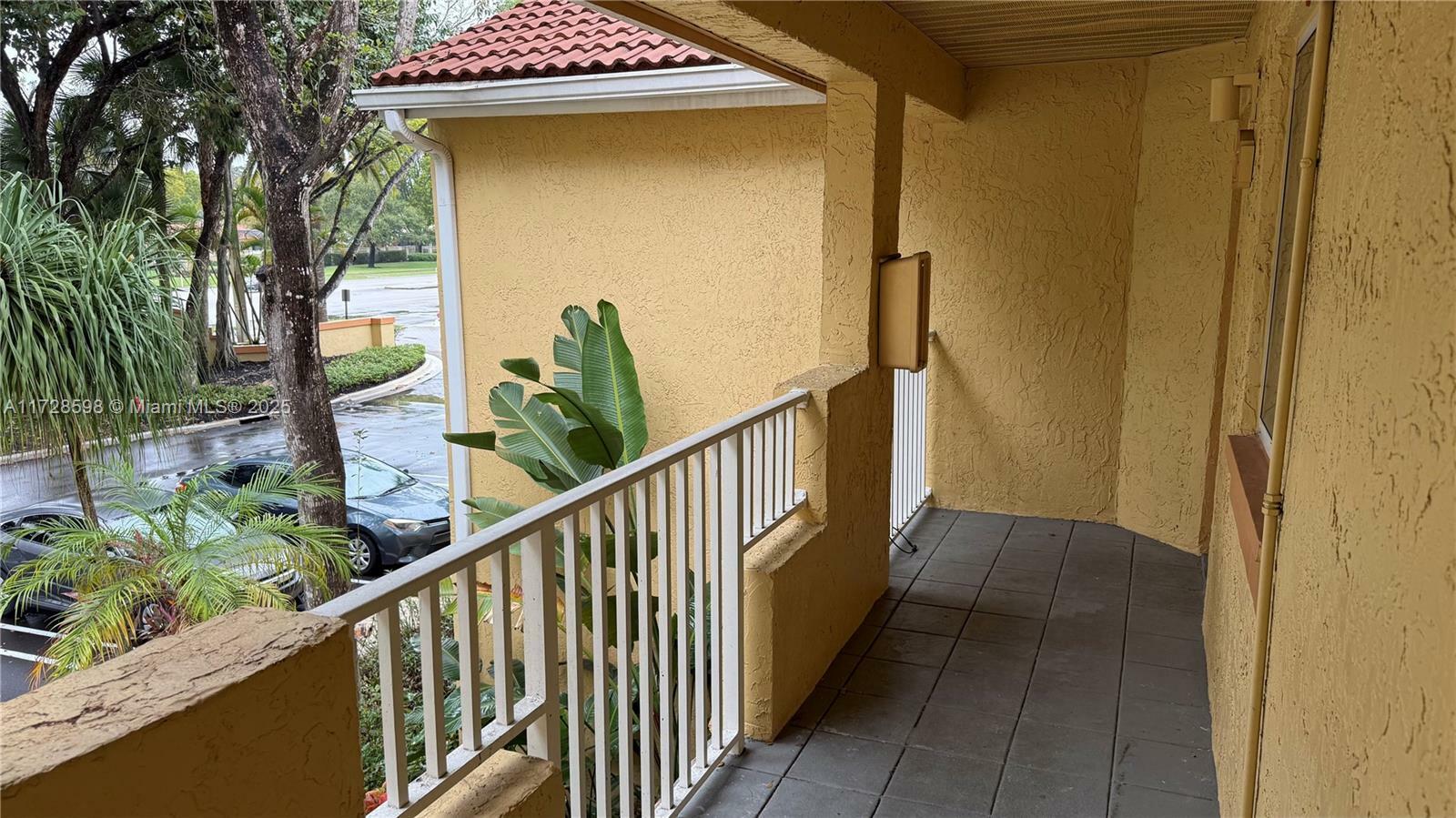 Property Photo:  906 Coral Club Dr 906  FL 33071 