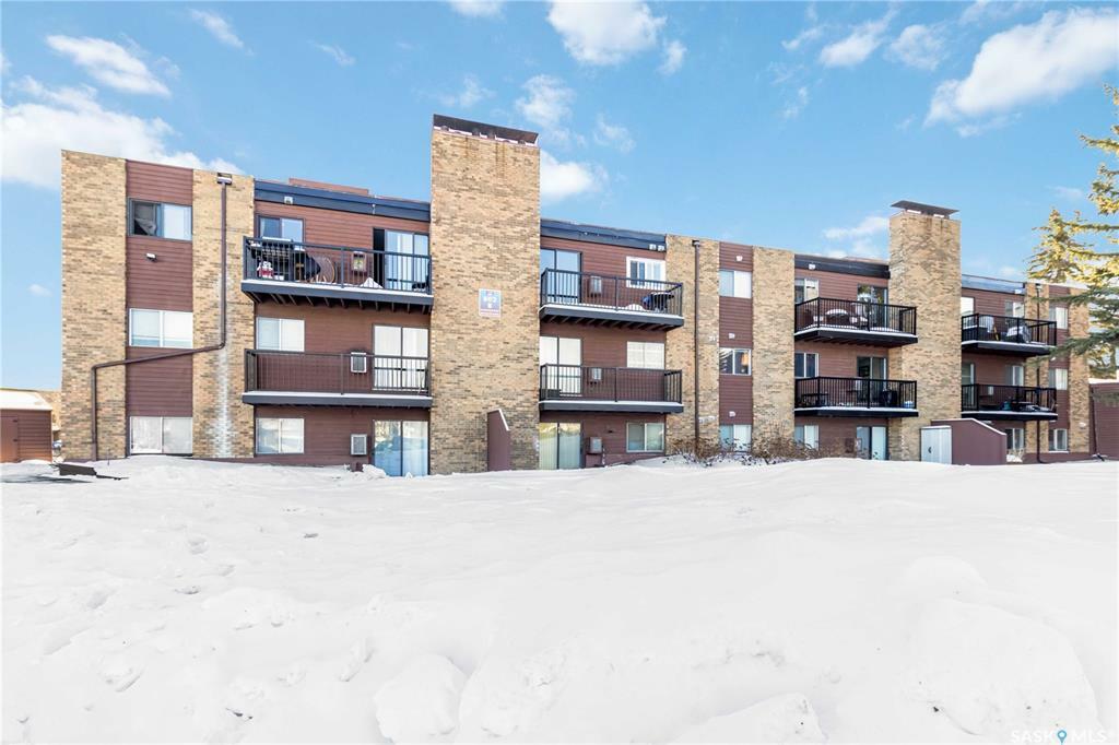 Property Photo:  802B Kingsmere Boulevard 405  SK S7J 4B7 