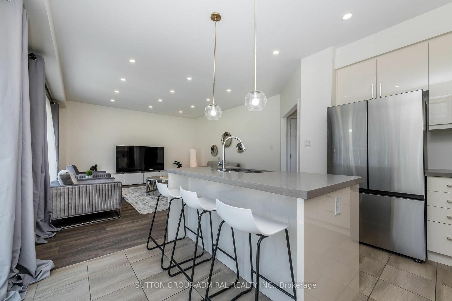 Property Photo:  19 Bobolink Dr  ON L9Z 0J2 